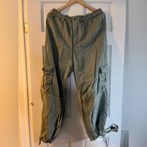 Abercrombie & Fitch women’s baggy green Cargo Pants